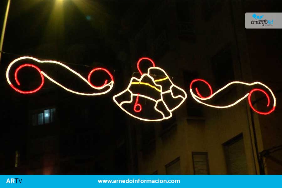El Ayuntamiento de Arnedo ha dado comienzo a la temporada navideña con el encendido de las luces decorativas de las calles de la ciudad